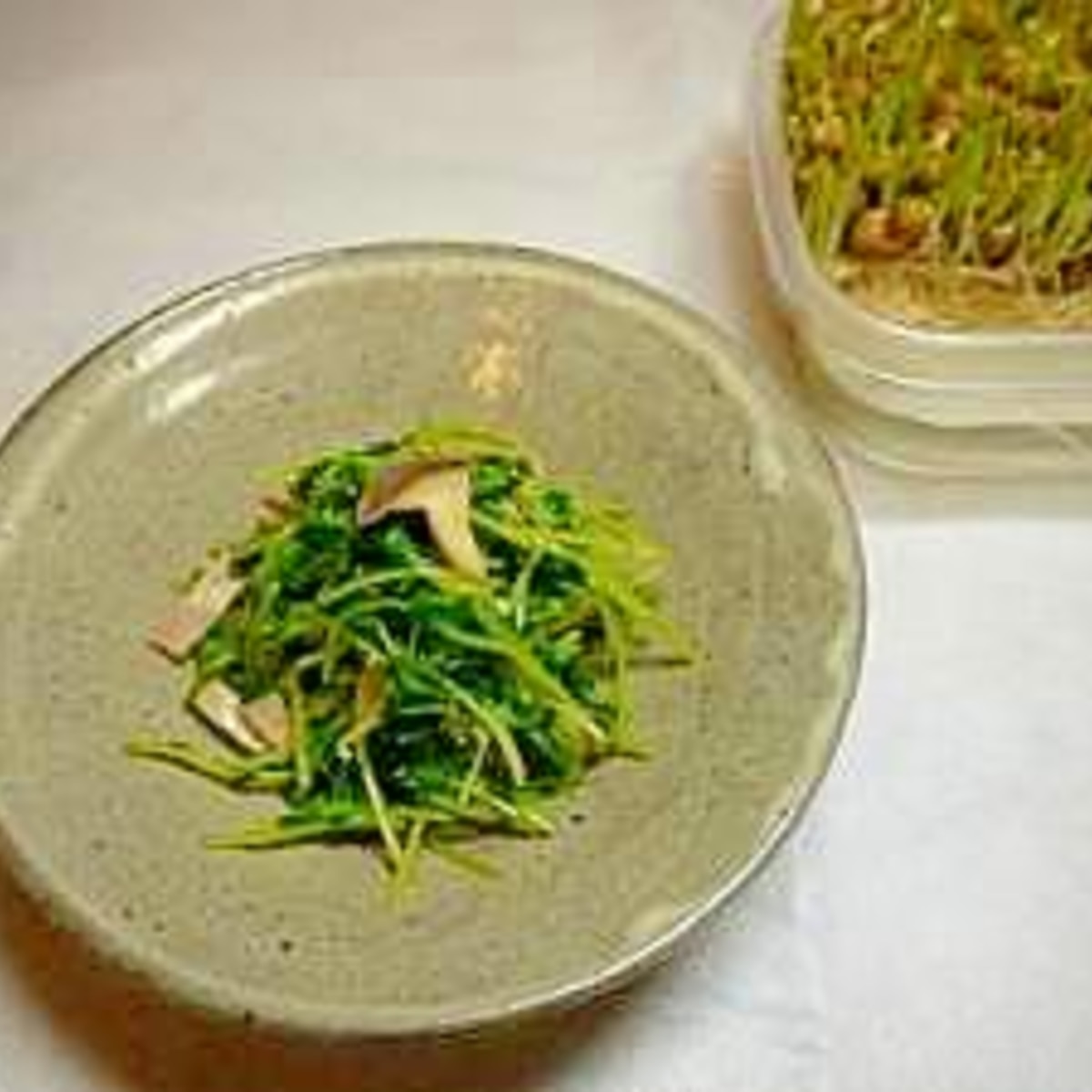 にんにく効いてる 豆苗とベーコン きのこ炒め レシピ 作り方 By Ponta 楽天レシピ にんにく効いてる 豆苗とベーコン きのこ炒め レシピ 作り方 By Ponta 楽天レシピ